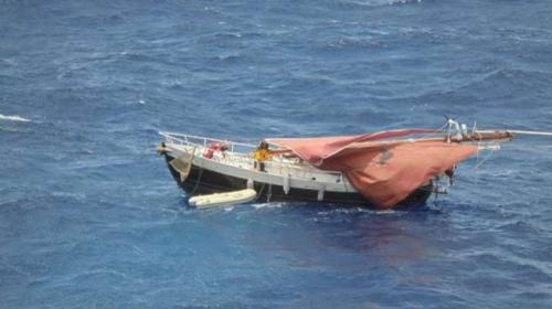 Deux plaisanciers anglais secourus par un p&eacute;trolier