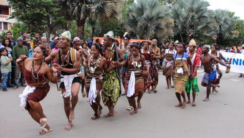 Madagascar: un carnaval o&ugrave; les cultures des 22 r&eacute;gions sont repr&eacute;sent&eacute;es